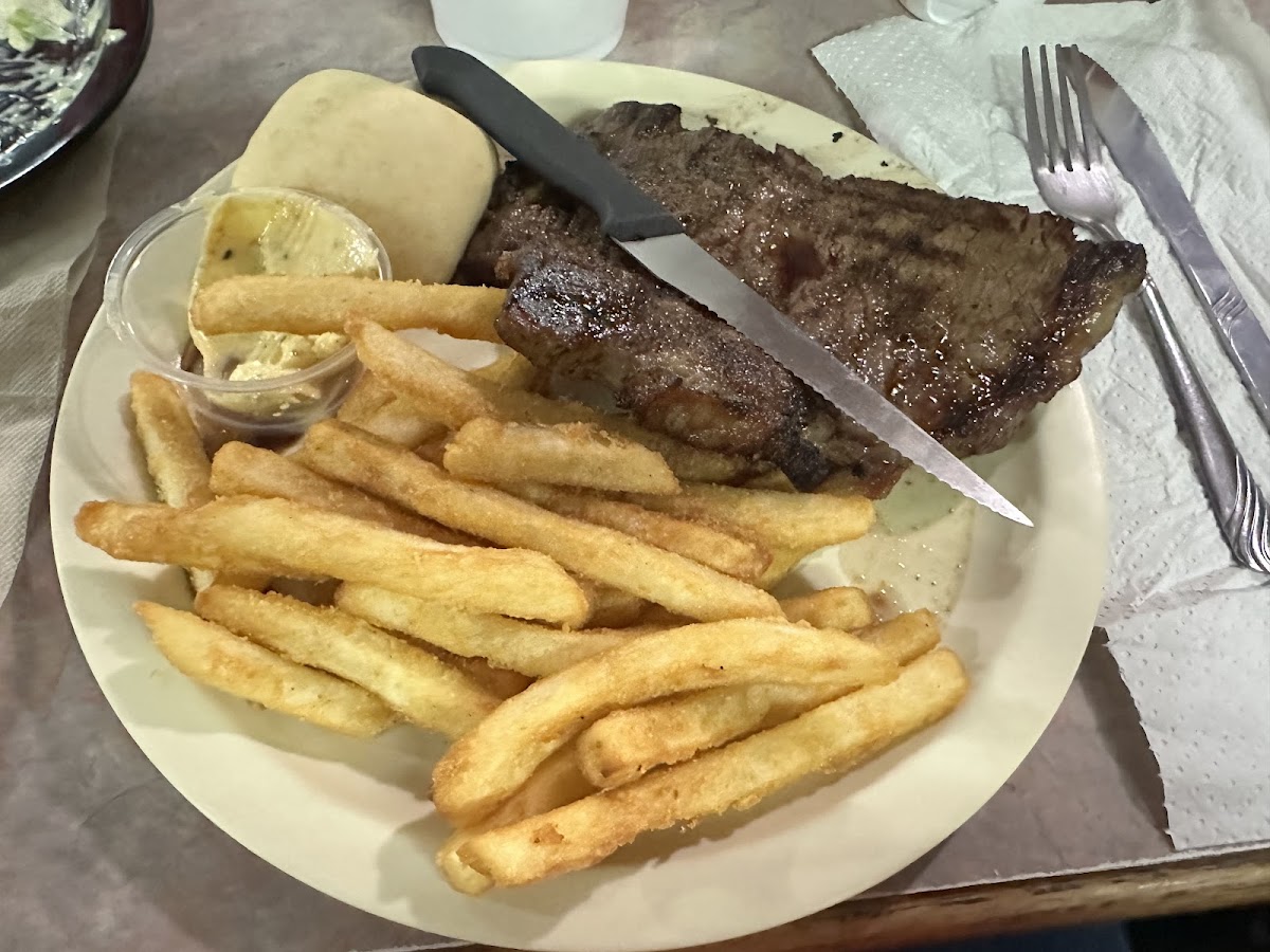 Mae's Meat Market and Cafe - Photo 6