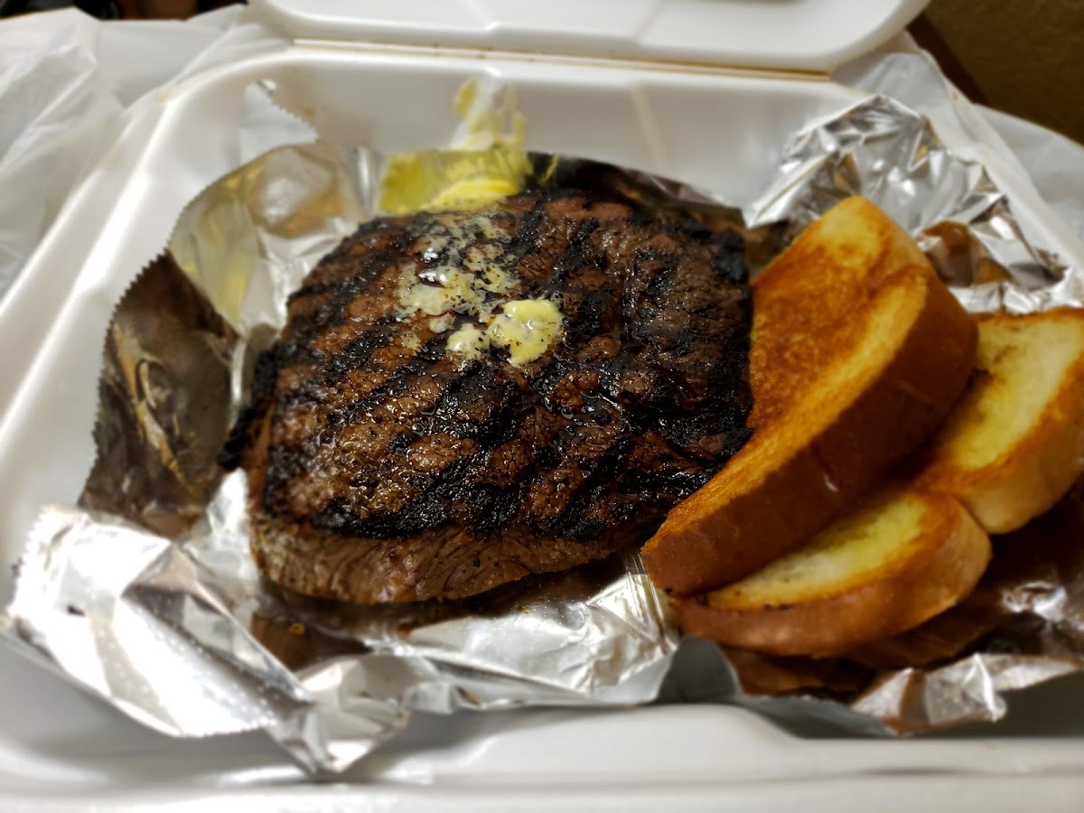 Mae's Meat Market and Cafe - Photo 8