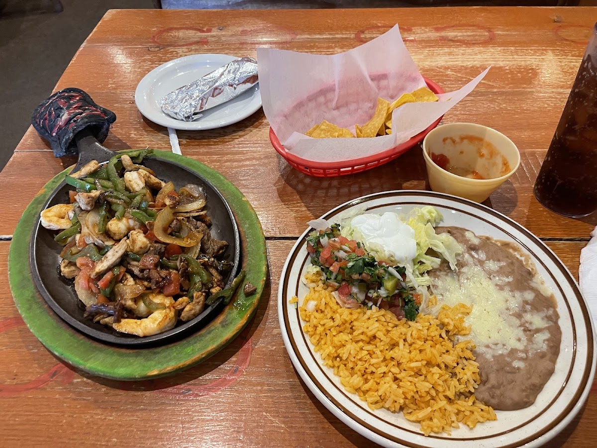 Old Mexico Restaurant - Photo 5