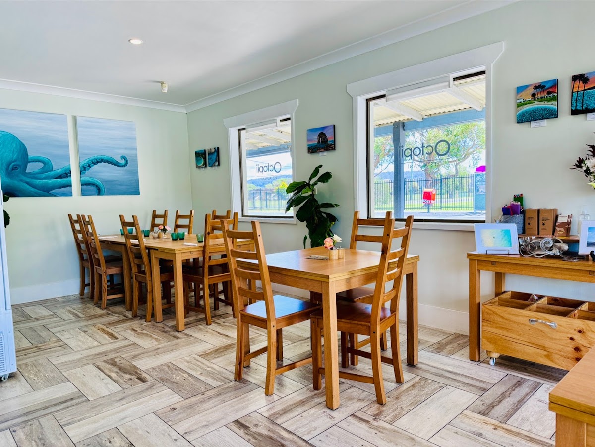 Octopii Restaurant - Photo 8