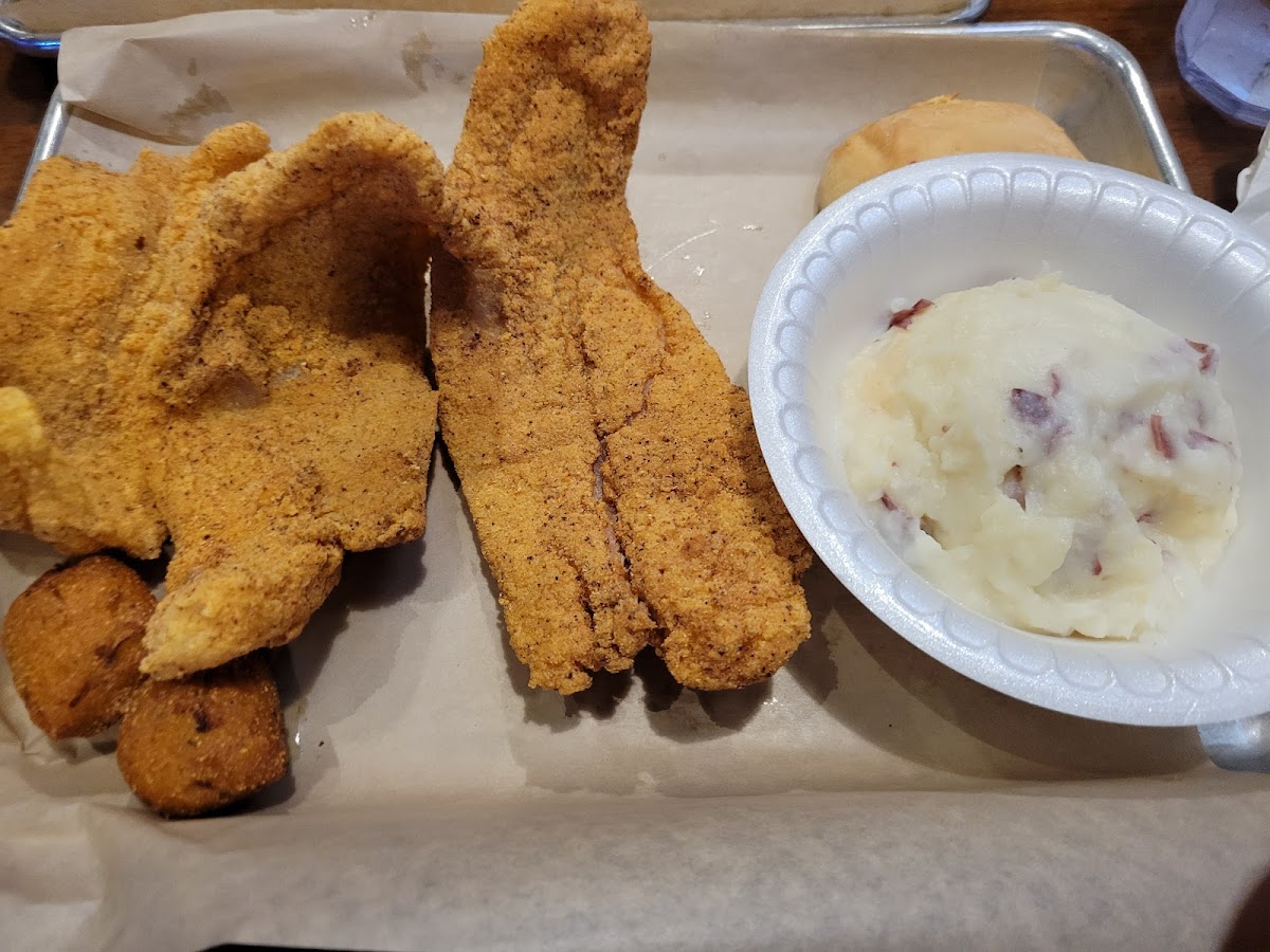 Trophy's Bar & Grill - Photo 5