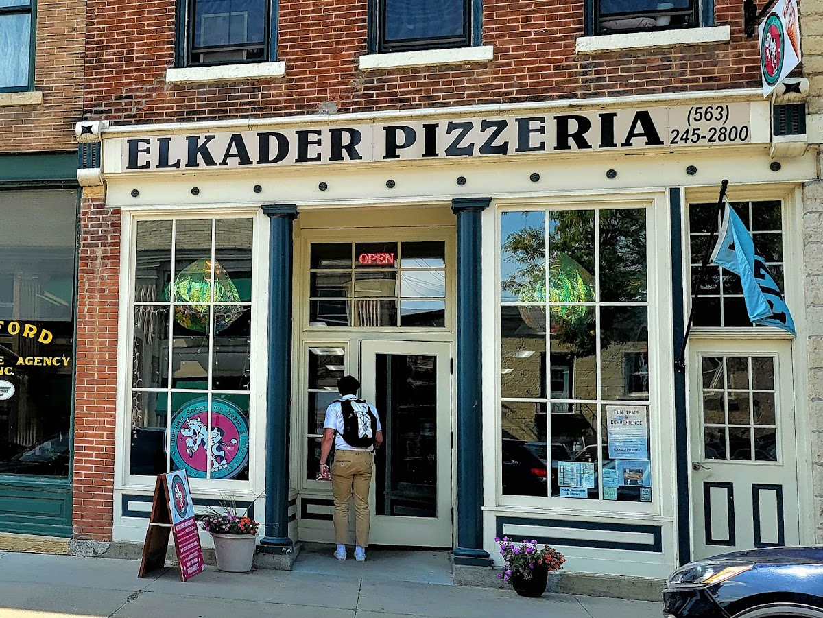 Elkader Pizzeria