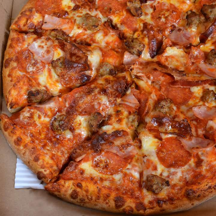 Elkader Pizzeria - Photo 3