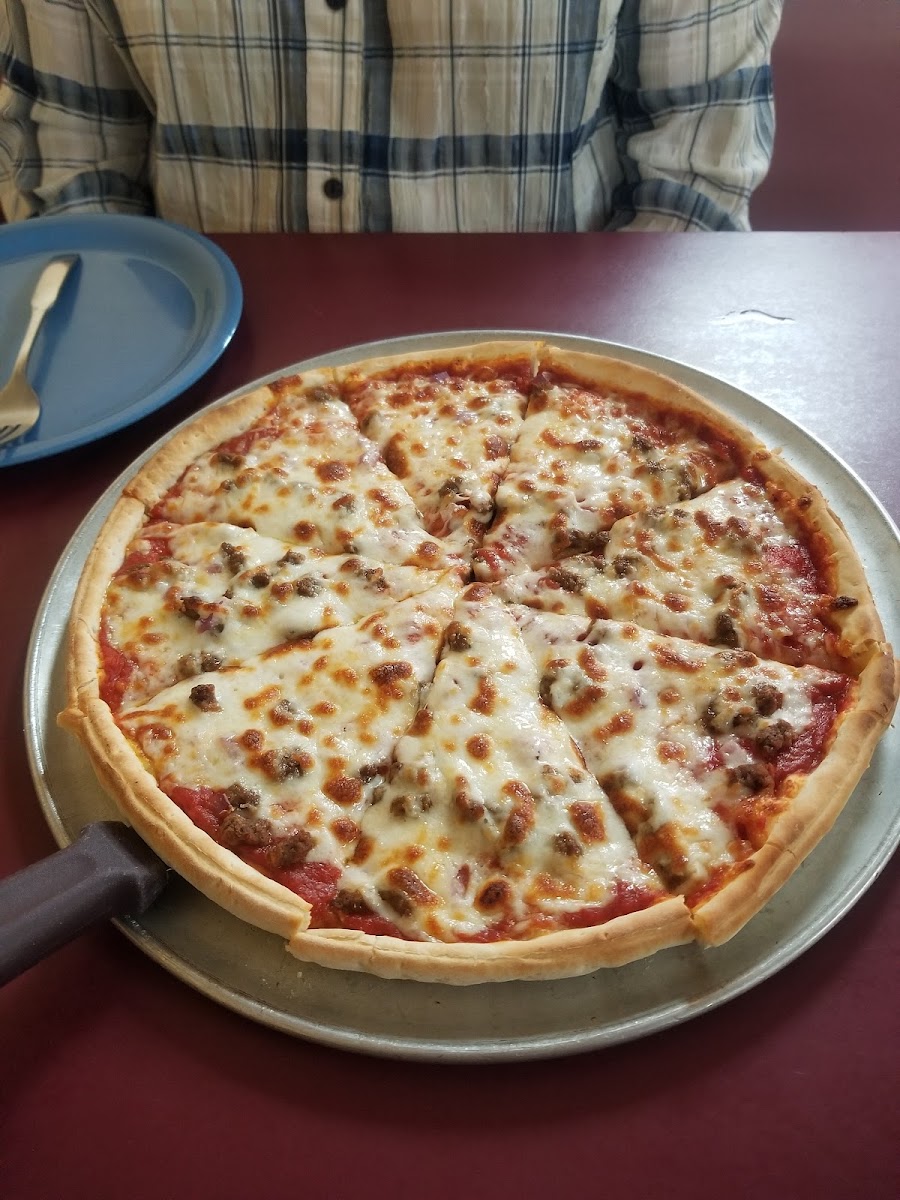 Elkader Pizzeria - Photo 6