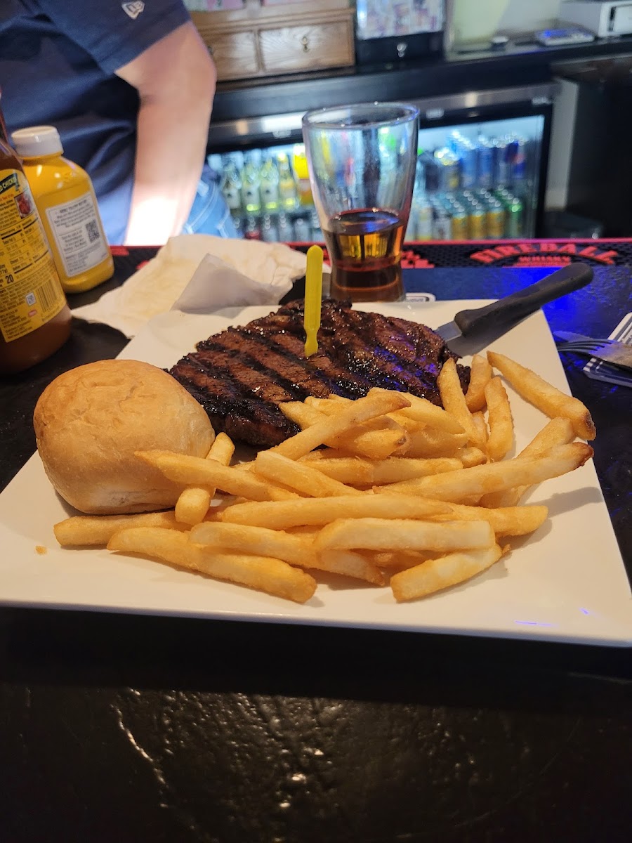 Trailside Lounge & Grill Inc - Photo 7