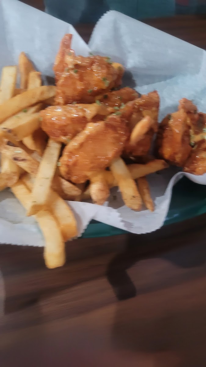 Ollie’s Bar & Grill 2 - Photo 9