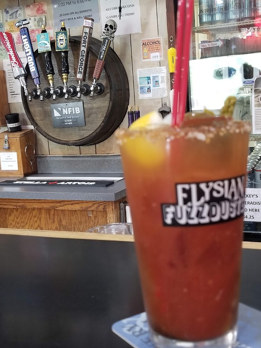 Local Bar & Grill - Photo 7
