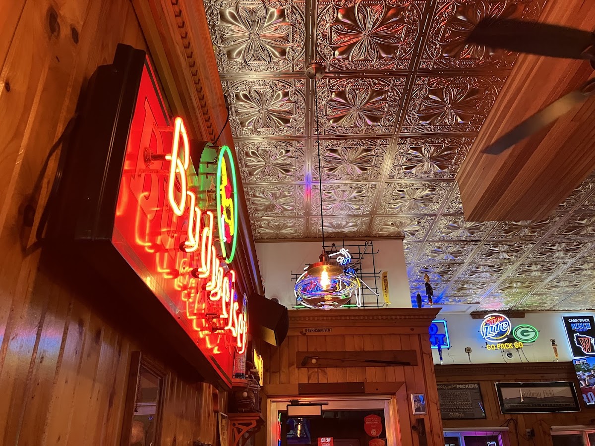 Caddy Shack - Photo 1