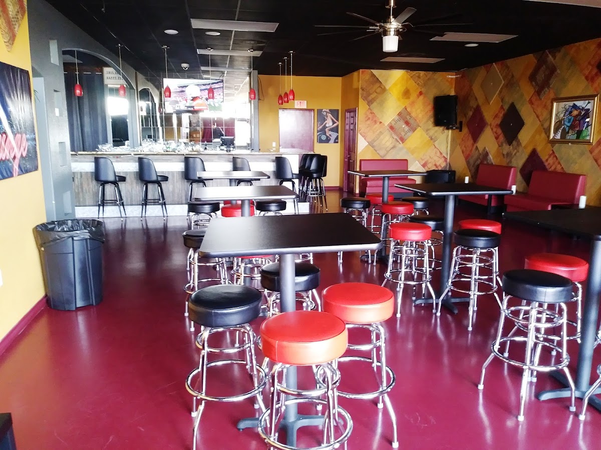 Ol Girls Lounge - Photo 1