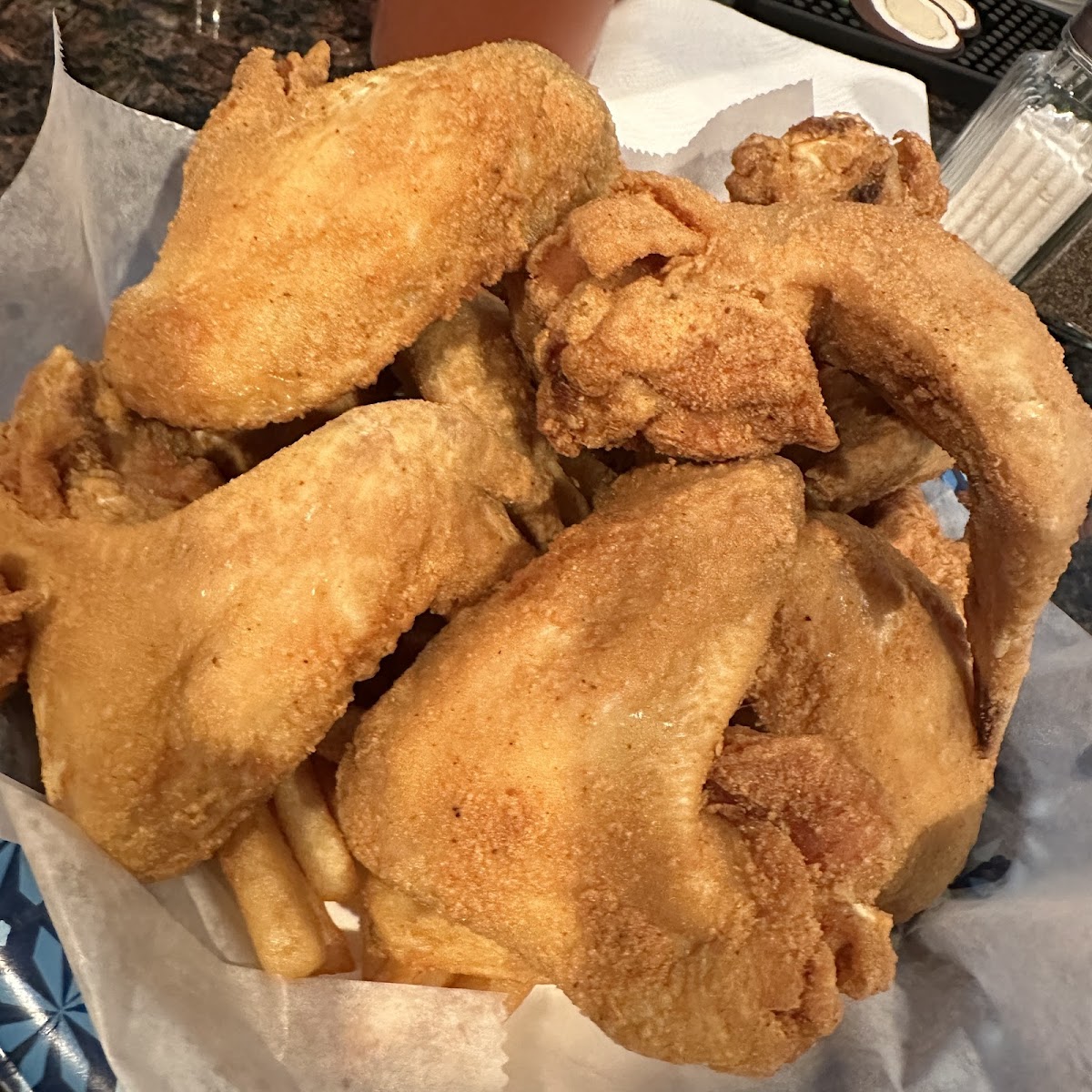 Tom's Sports Tavern - Photo 1