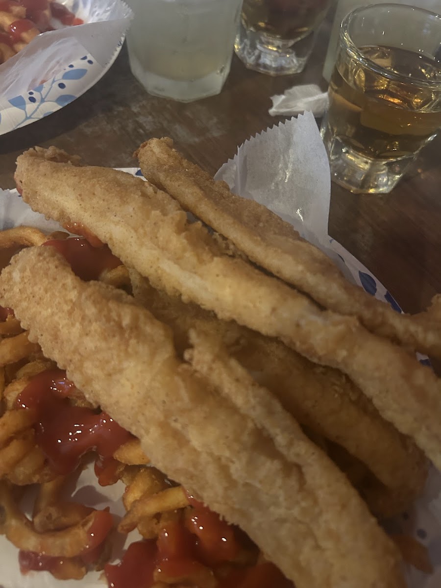 Tom's Sports Tavern - Photo 4