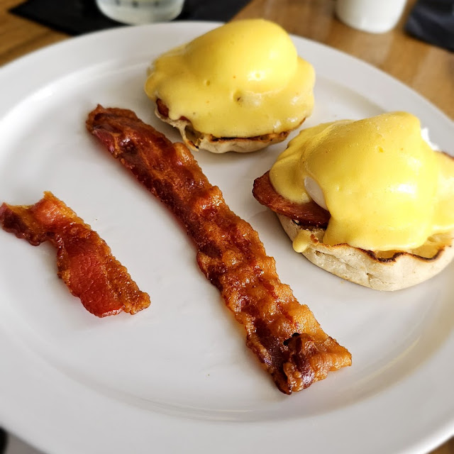 Eggs Benedict