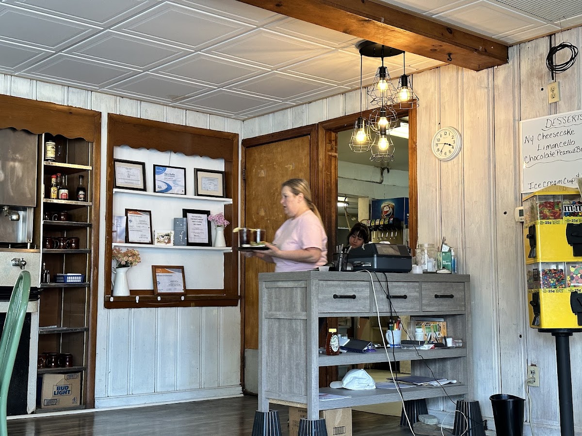 Lance's Port & Pub