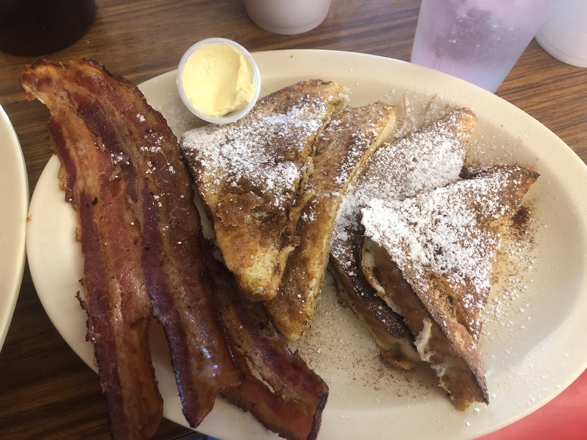 Cindy's South Pointe Restaurant - Photo 7