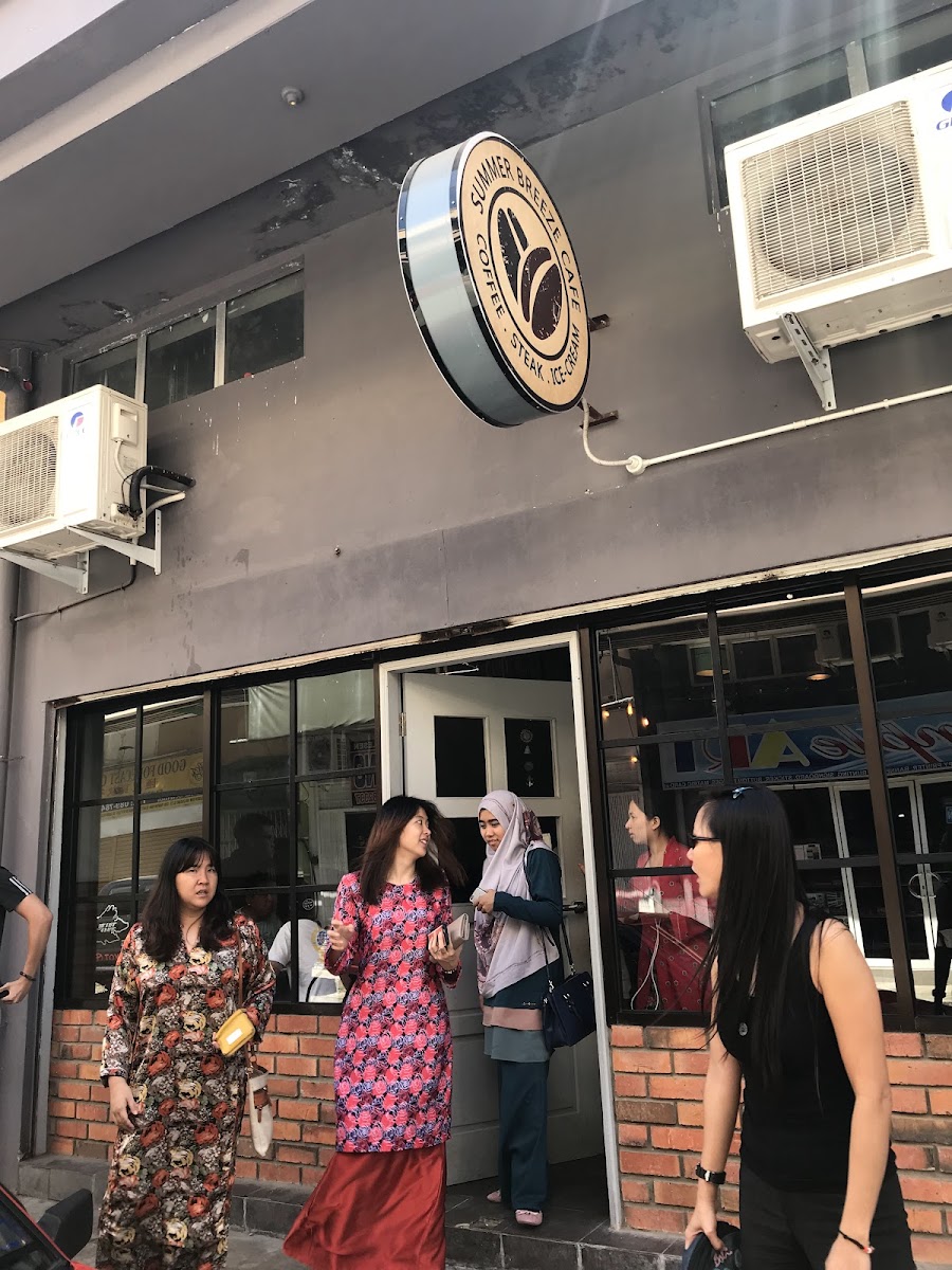 Summer Breeze Cafe