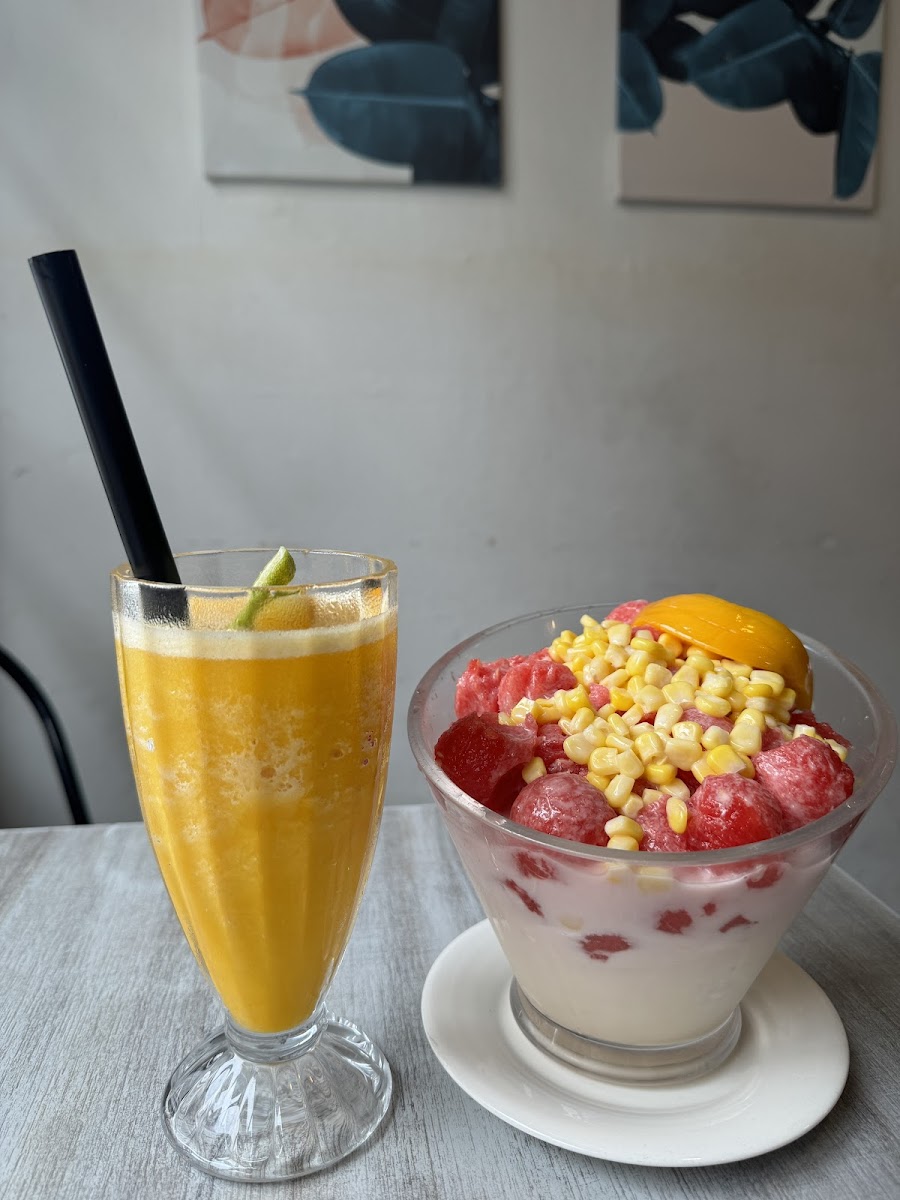Summer Breeze Cafe - Photo 5