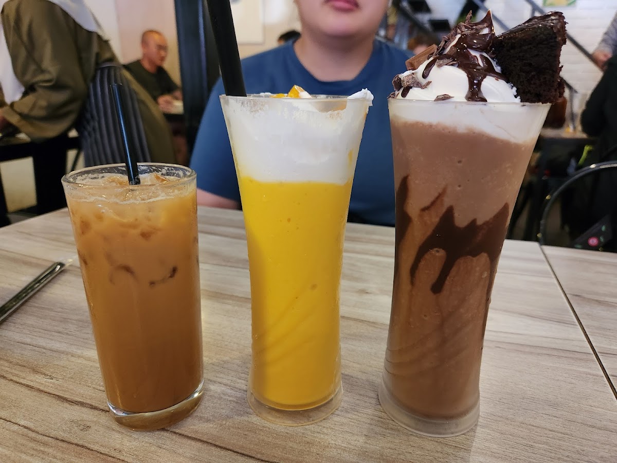 Summer Breeze Cafe - Photo 7