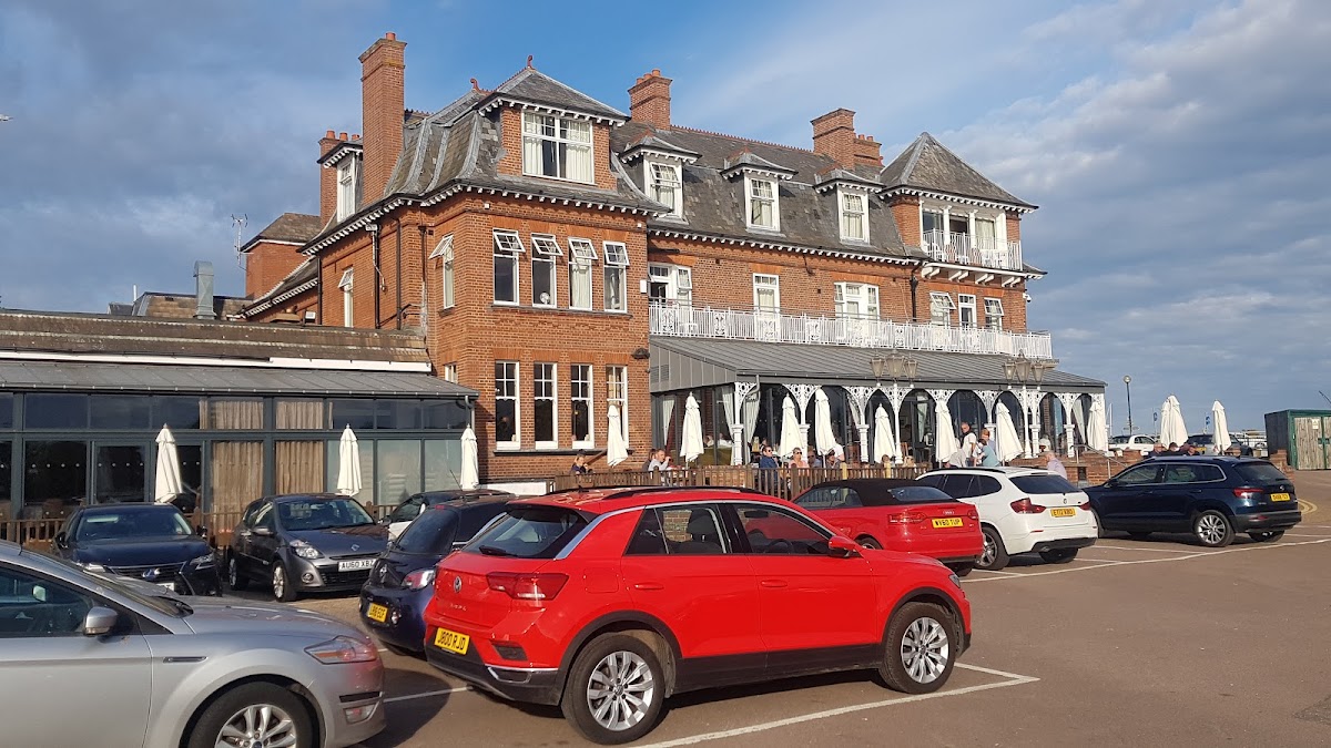 Castle Carvery - The Wherry - Photo 1