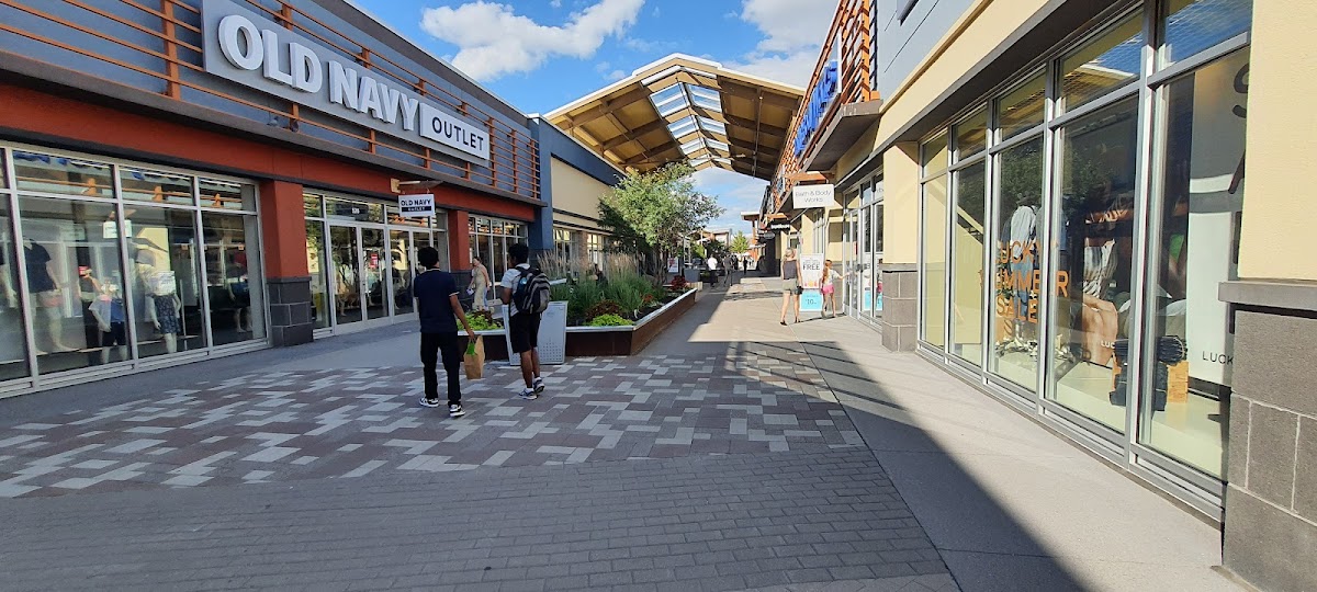 Tanger Outlets Food Court