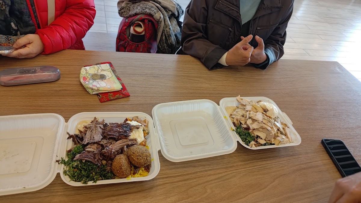 Tanger Outlets Food Court - Photo 9