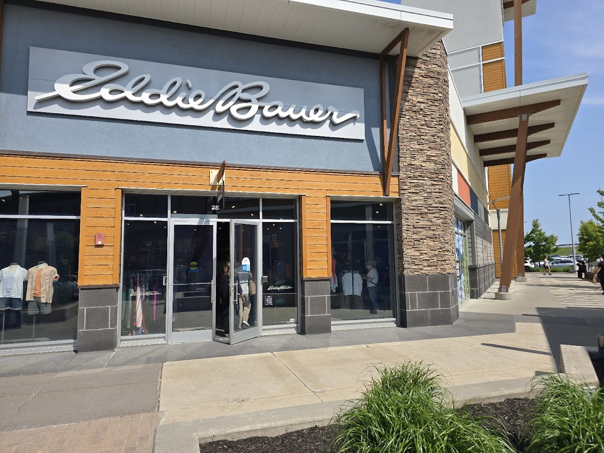 Tanger Outlets Food Court - Photo 3