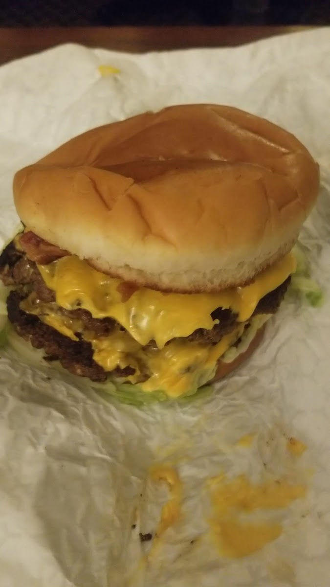 Zesty Burger - Photo 1