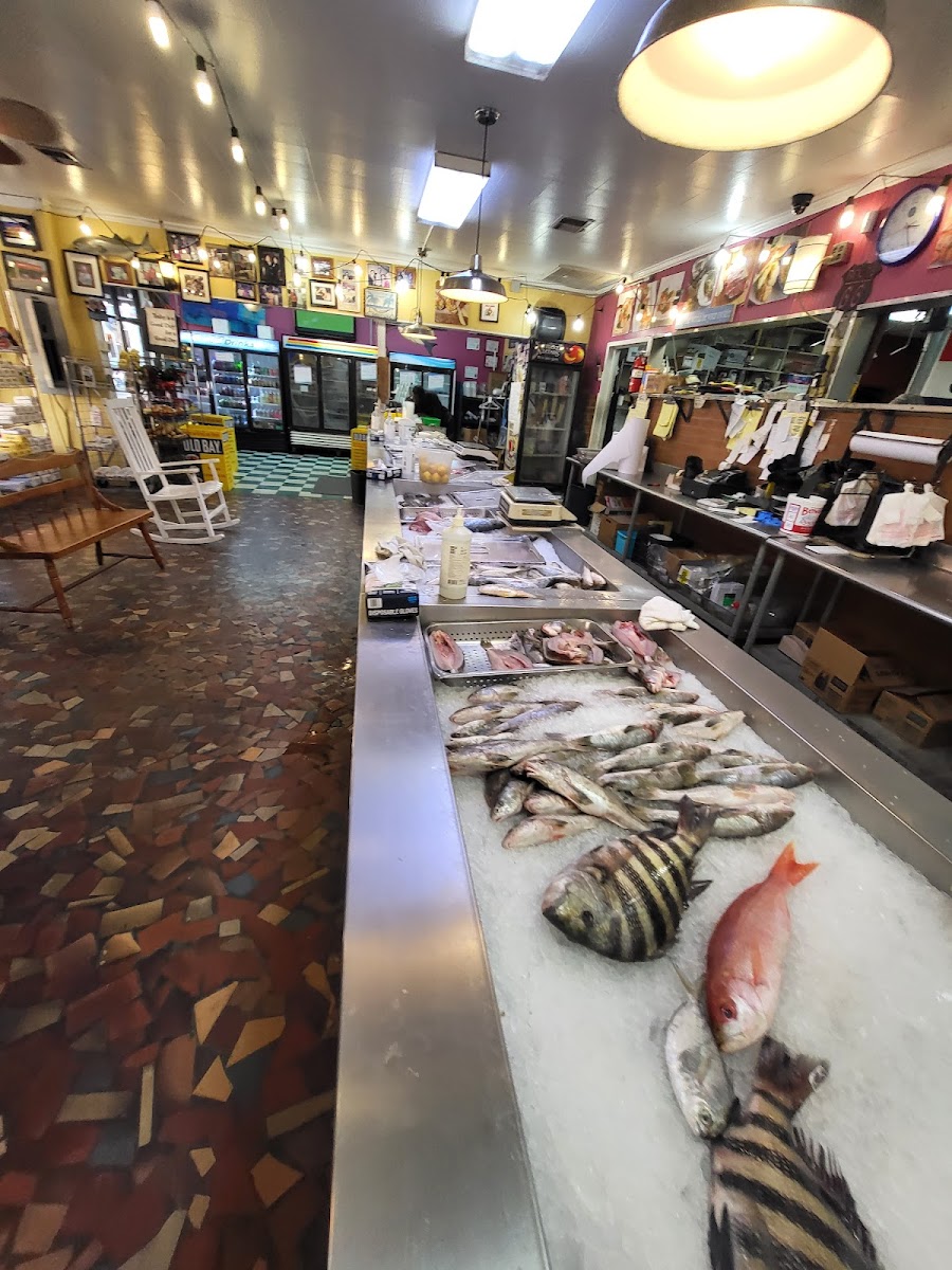 Reynolds Seafood - Photo 1