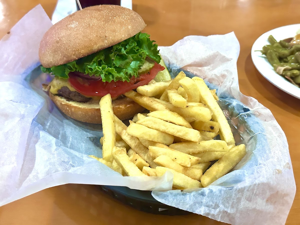 Kelly's Burgers & Beer - Photo 2