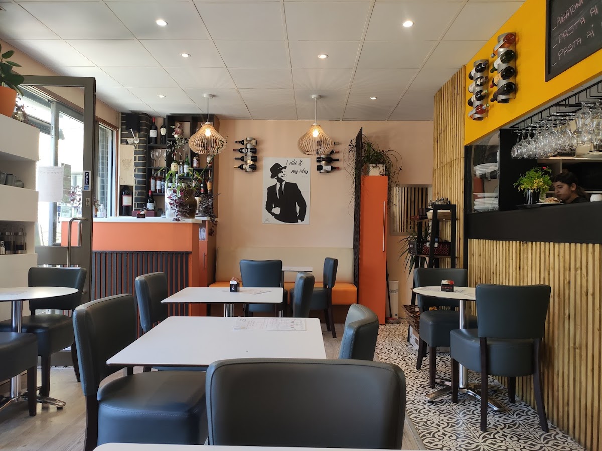Mario's Cafe - Photo 3