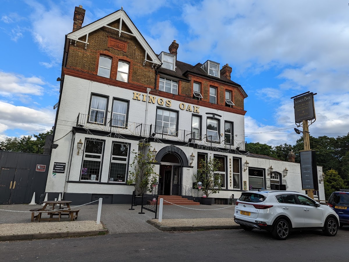 Kings Oak Cafe - Photo 2