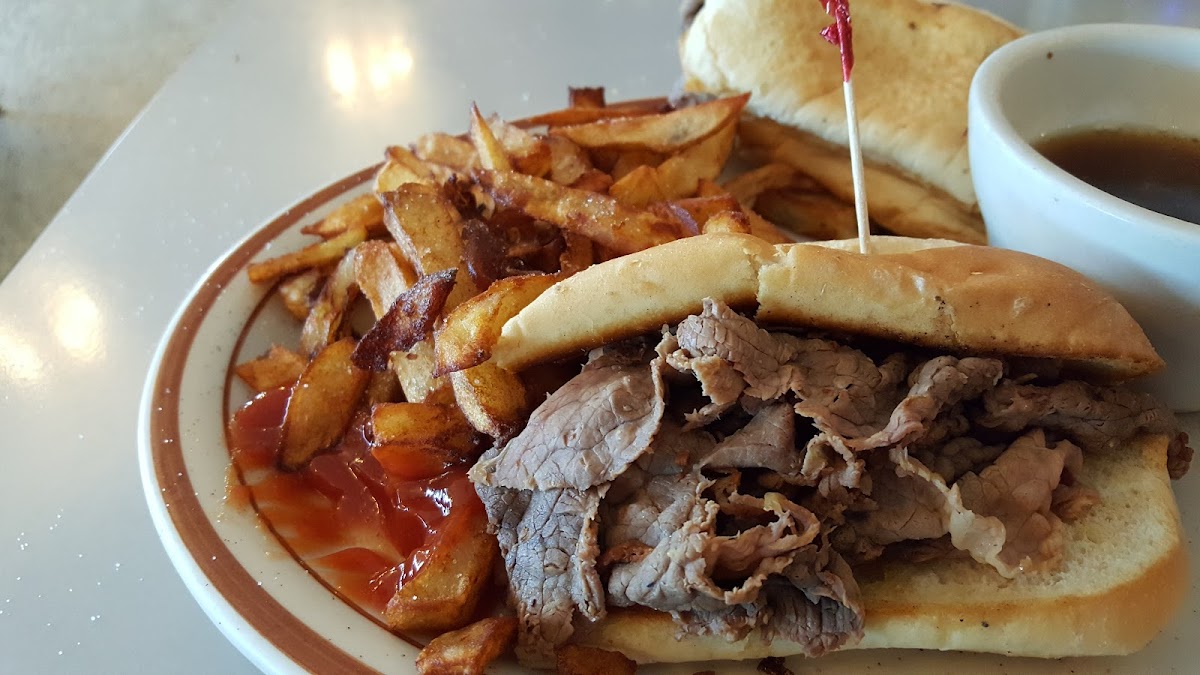 Parkway Family Restaurant - Photo 1