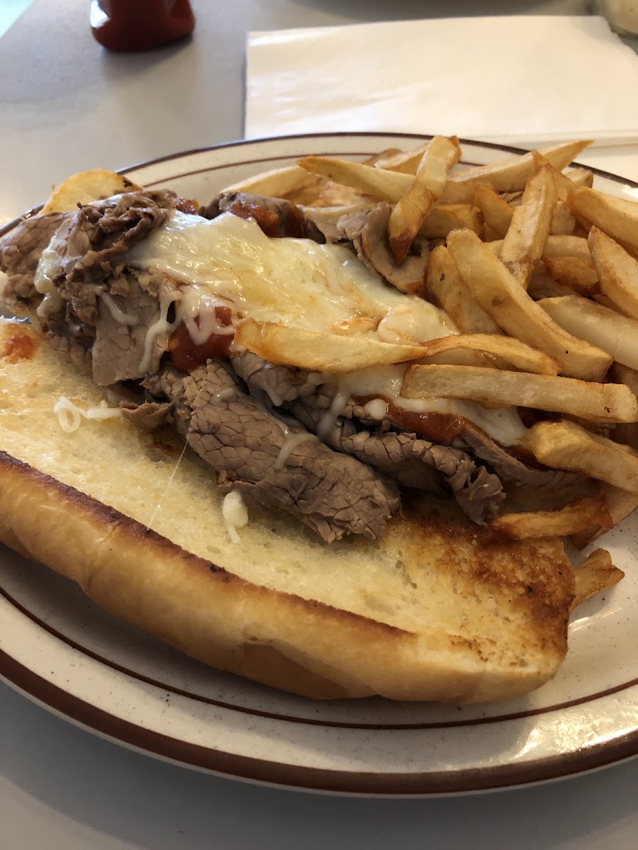 Parkway Family Restaurant - Photo 3