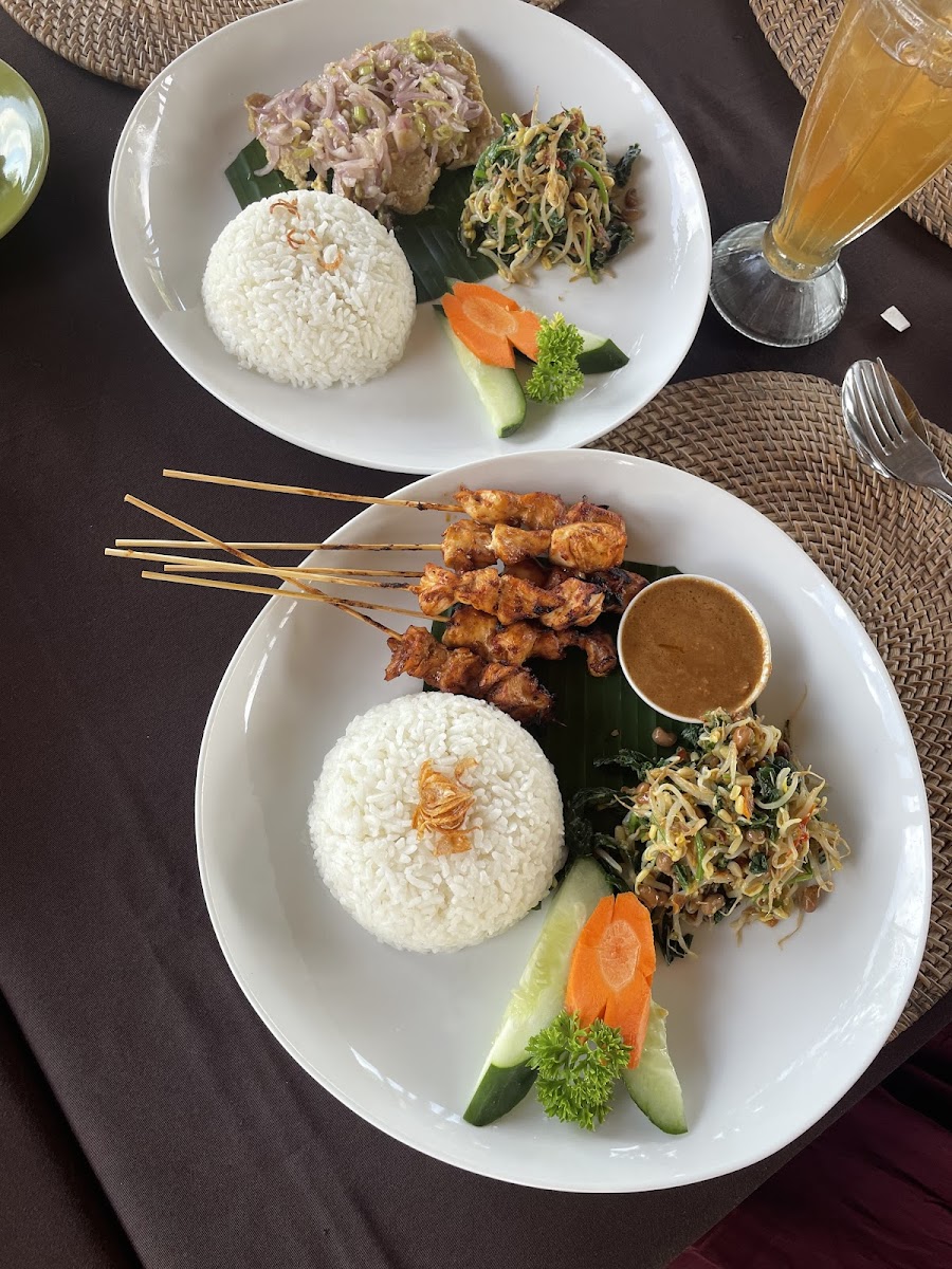 Dewata Agung Restaurant TirtaGangga - Photo 4