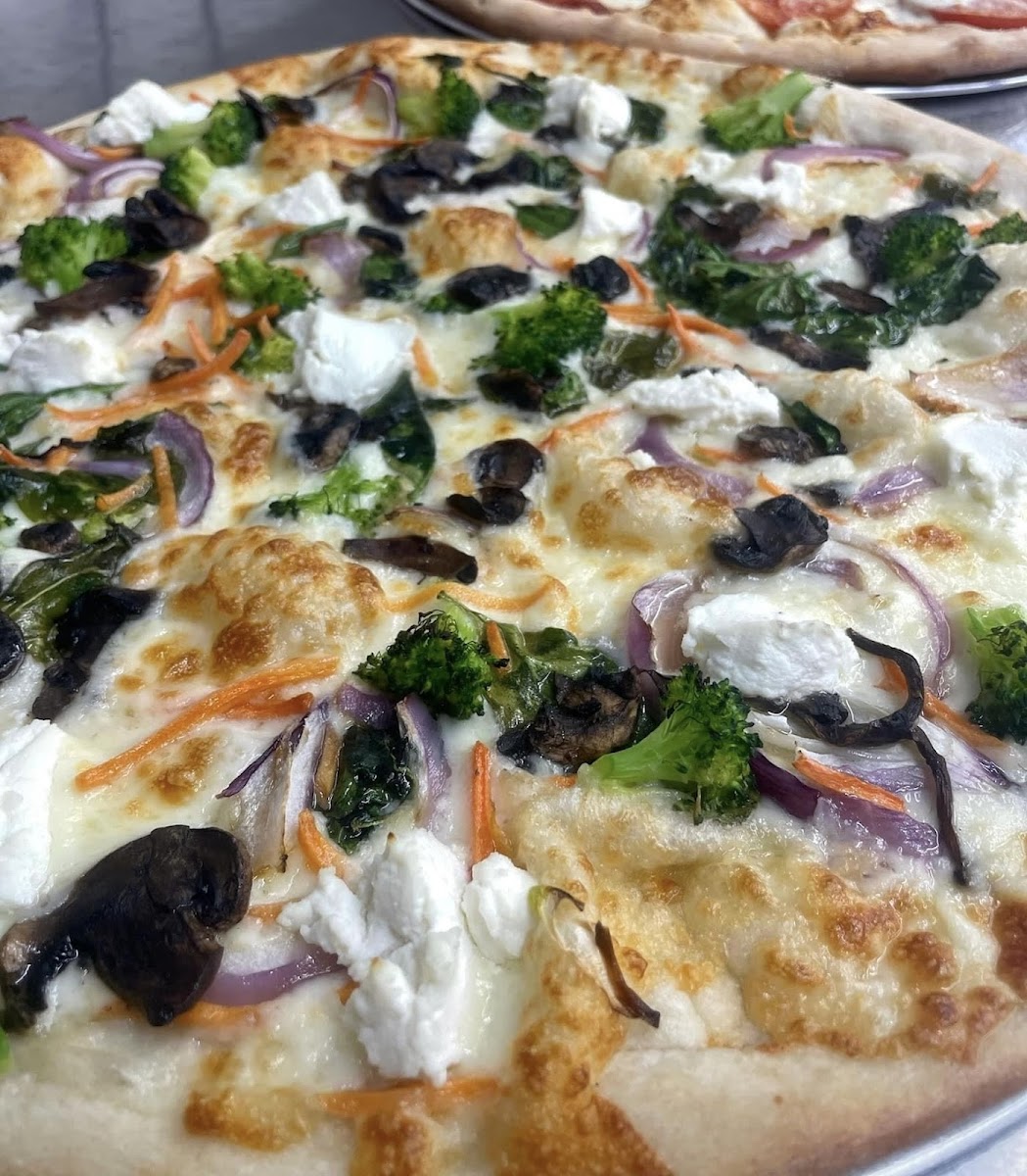 ISOLA Pizzeria and Bar - Photo 3