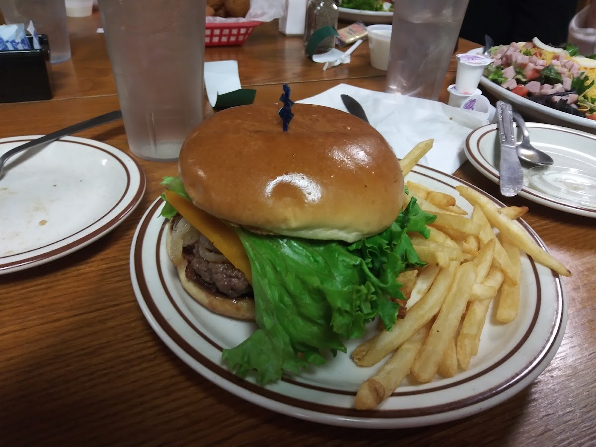 Wooden Spoke Restaurant - Photo 3