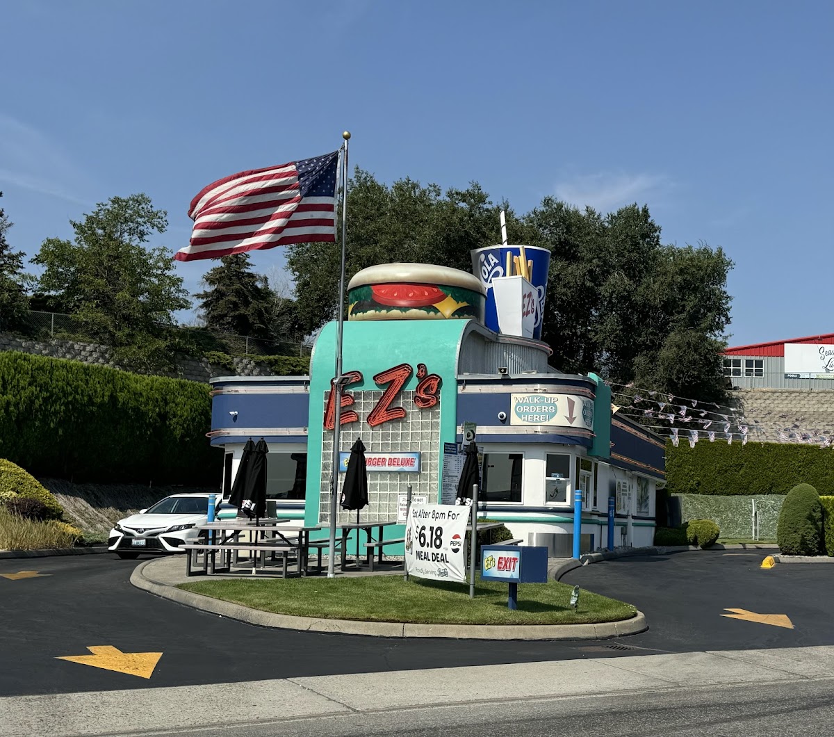 EZ's Burger Deluxe - Photo 2