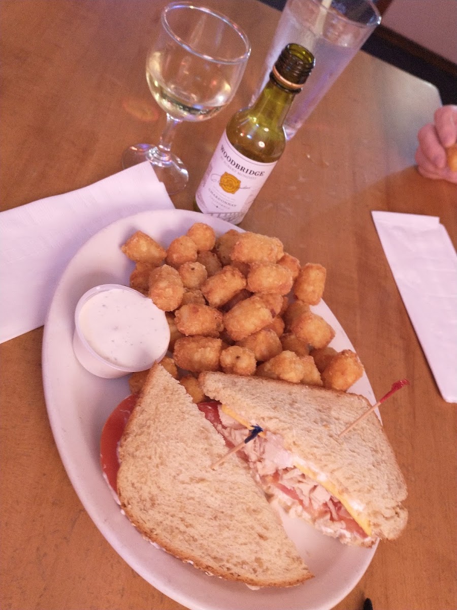 Chasers Bar & Grill - Photo 5