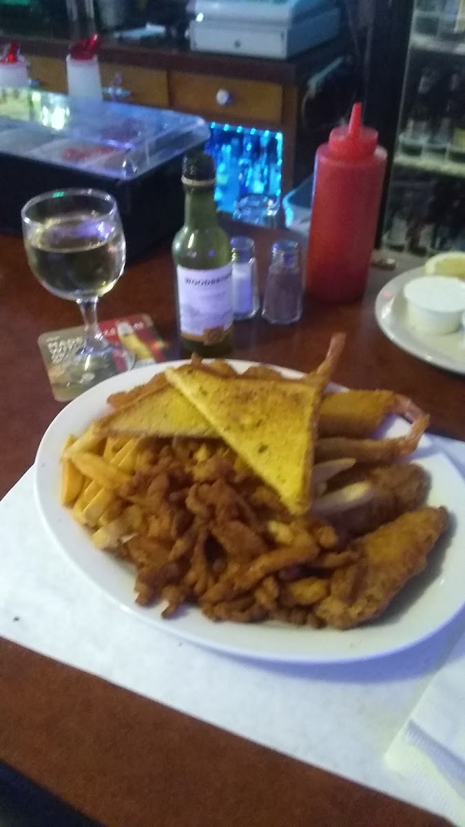 Chasers Bar & Grill - Photo 7