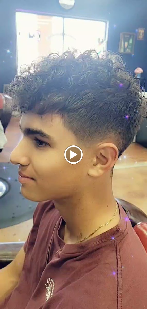 Drew's Barbershop - Photo 1