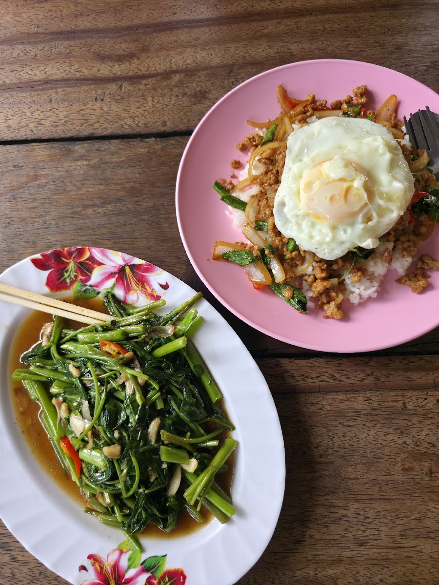 Isaan Ros Sab Restaurant - Photo 2