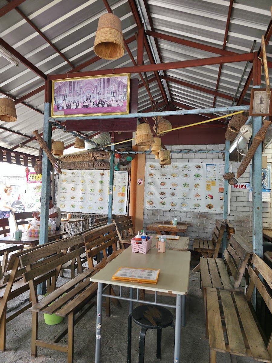 Isaan Ros Sab Restaurant - Photo 4