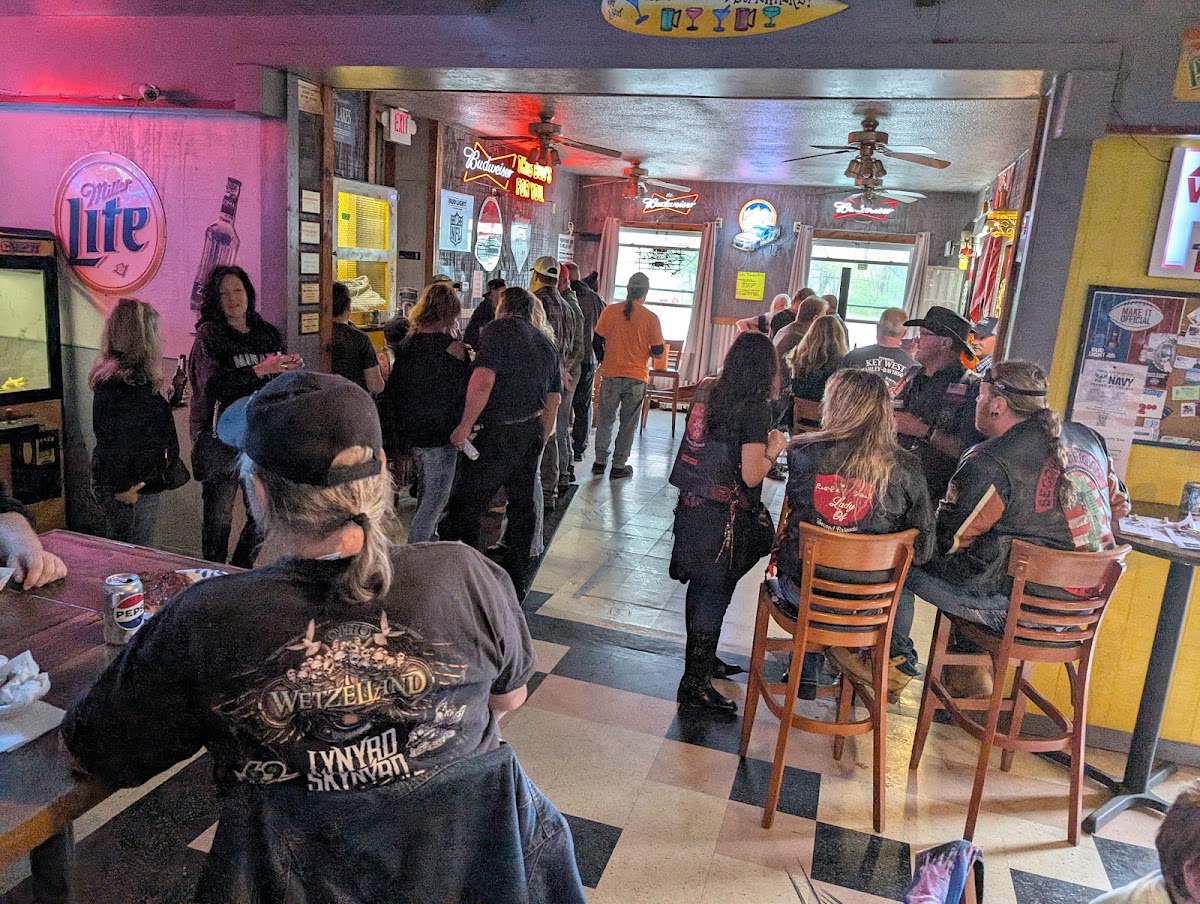 Yellow Dog Saloon and Grill - Photo 3