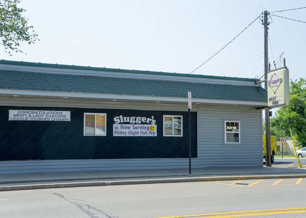 Slugger's Sports Bar & Grill - Photo 2