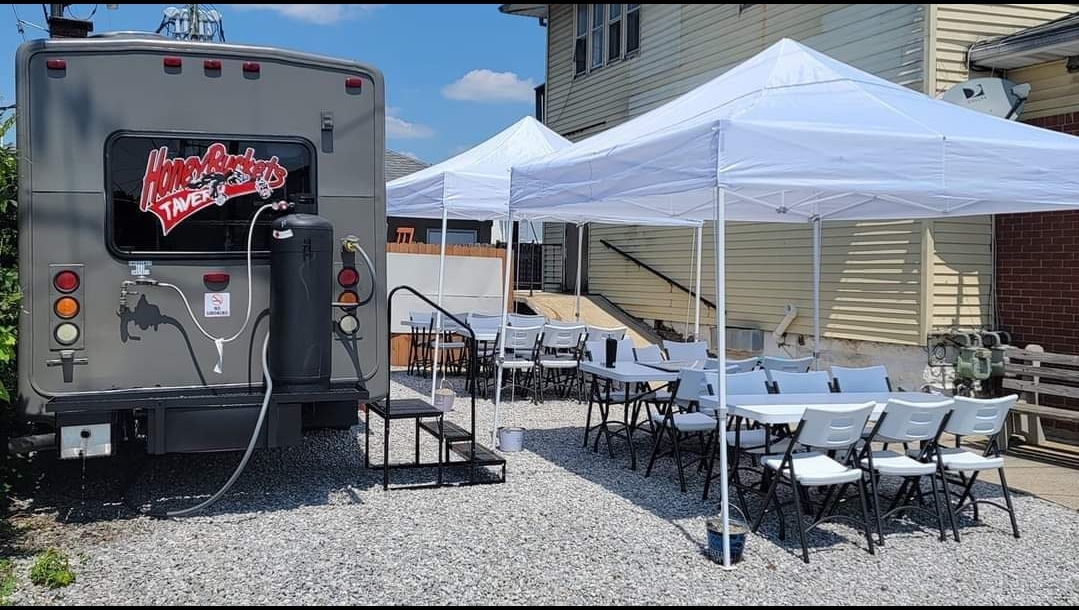 HoneyBuckets Tavern