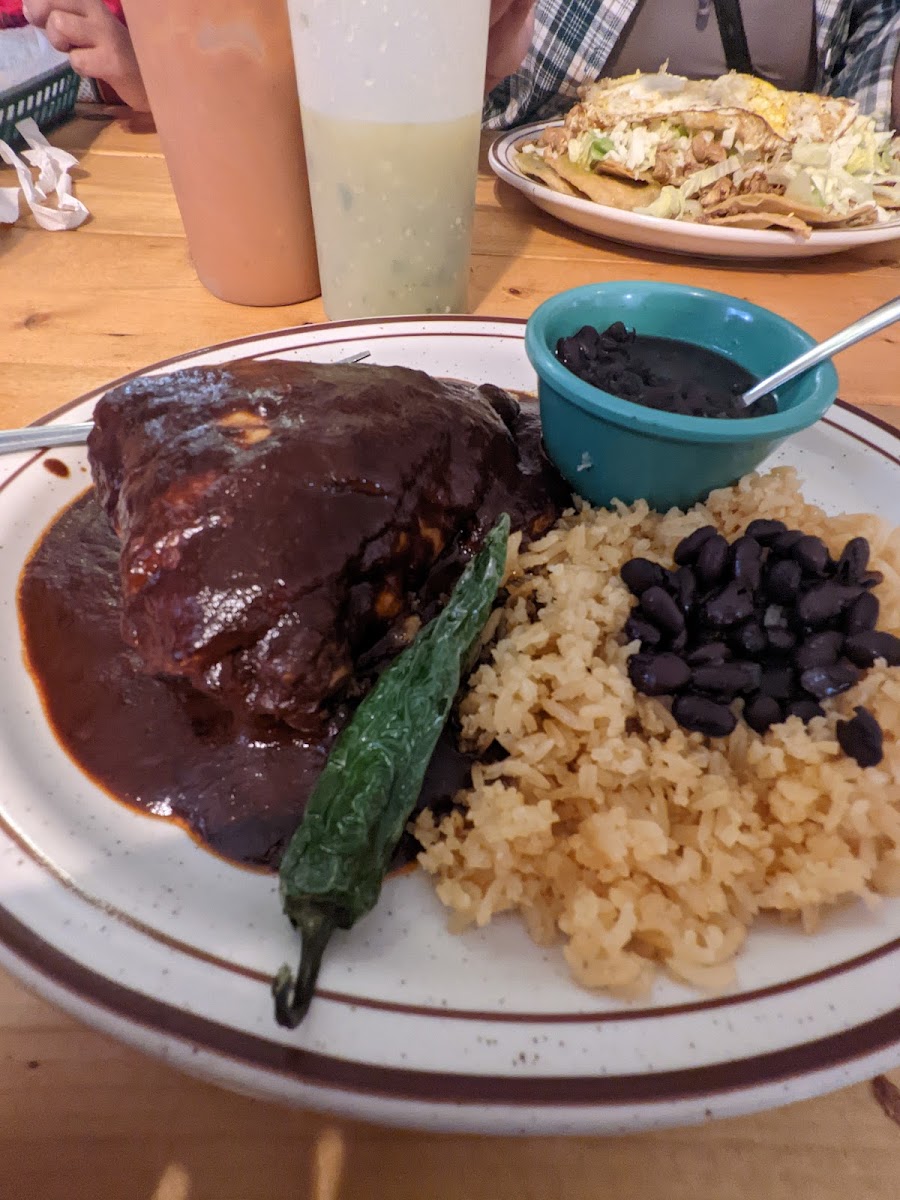 EL GÜERO - Photo 8