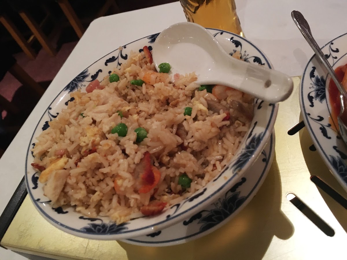 Minh's Cantonese Restaurant - Photo 3