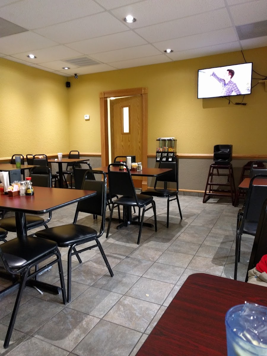 Canton Garden Restaurant - Photo 2
