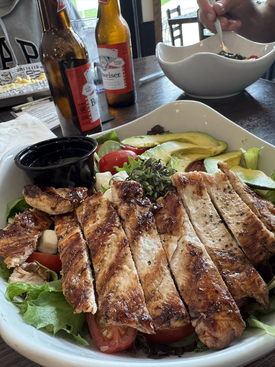 Hidden Pines Bar & Grill - Photo 1