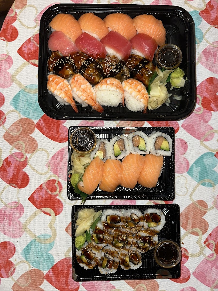 Koung Sushi Mart - Photo 4