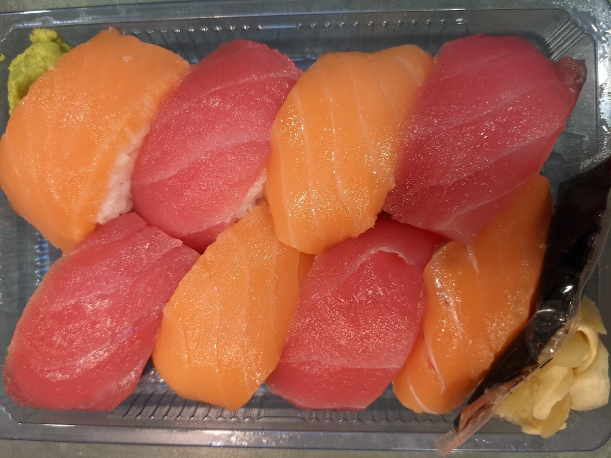 Koung Sushi Mart - Photo 5
